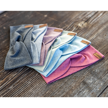 Knotenstirnbänder in verschiedenen Farben