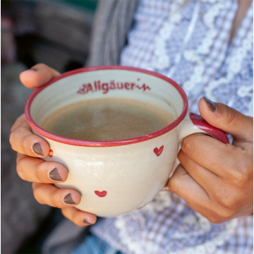 Keramiktasse mit Motiv die Allgäuerin