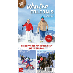 Skifahrendes Paar in einer Winterlandschaft