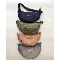 vier verschiedenfarbige Cordtaschen